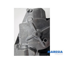 Peugeot - 308 - Rear wiper motor