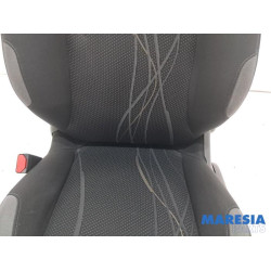 Peugeot - 208 - Sitz links