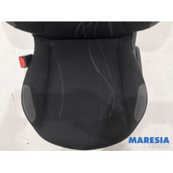 Peugeot - 208 - Sitz links