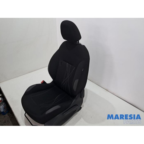 Peugeot - 208 - Sitz links