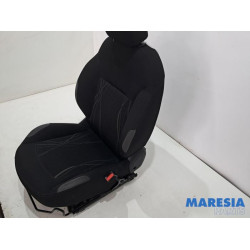 Peugeot - 208 - Sitz rechts