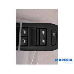Peugeot - 308 - Multi-functional window switch