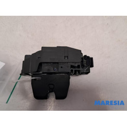 Peugeot - 308 - Tailgate lock mechanism