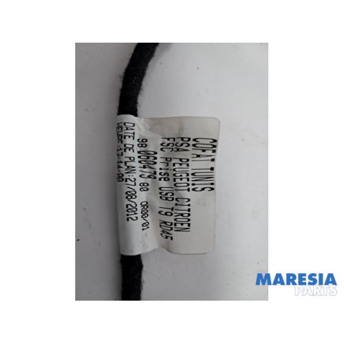 Peugeot - 308 - AUX / USB connection