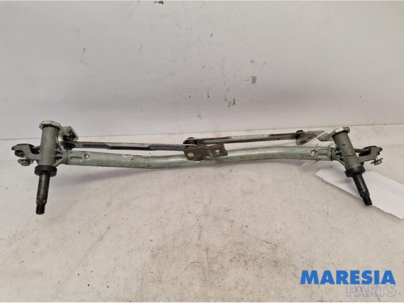 Peugeot - 208 - Wiper mechanism