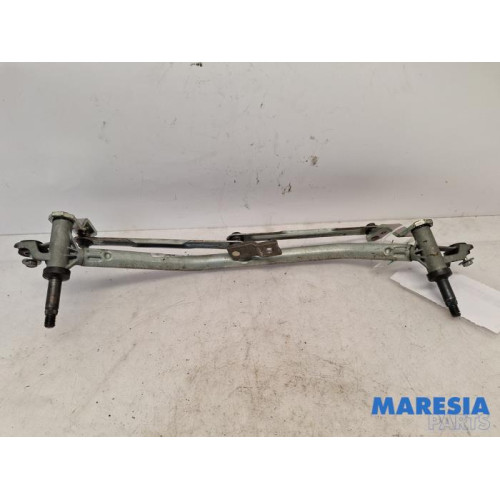 Peugeot - 208 - Wiper mechanism