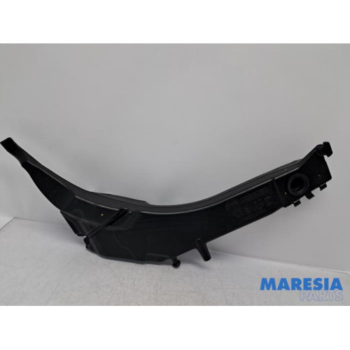 Peugeot - 308 - Front windscreen washer reservoir