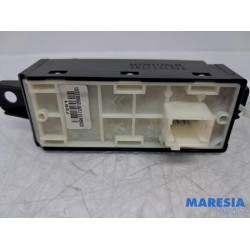 Peugeot - 208 - Multi-media control unit