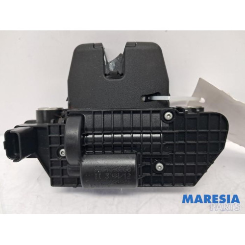 Peugeot - 208 - Tailgate lock mechanism