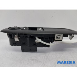 Peugeot - 208 - Multi-functional window switch