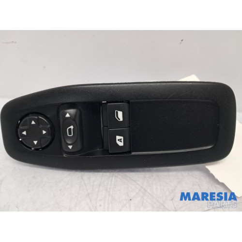 Peugeot - 208 - Multi-functional window switch