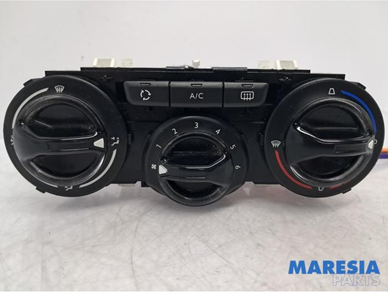 Peugeot - 208 - Heater control panel