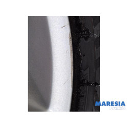 Peugeot - 207 - Sportvelgenset + banden
