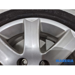 Peugeot - 207 - Sportvelgenset + banden