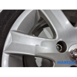 Peugeot - 207 - Sportvelgenset + banden