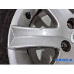 Peugeot - 207 - Sportvelgenset + banden