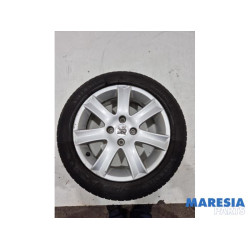 Peugeot - 207 - Sportvelgenset + banden