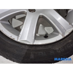 Peugeot - 207 - Sportvelgenset + banden