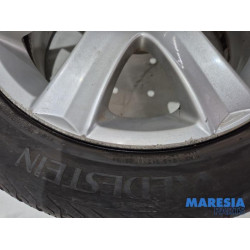 Peugeot - 207 - Sportvelgenset + banden