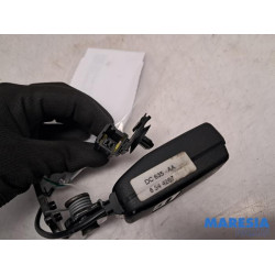 Peugeot - 207 - Insertion ceinture de sécurité arrière gauche