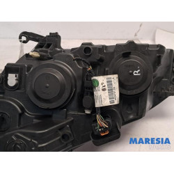 Peugeot - 208 - Headlight, right