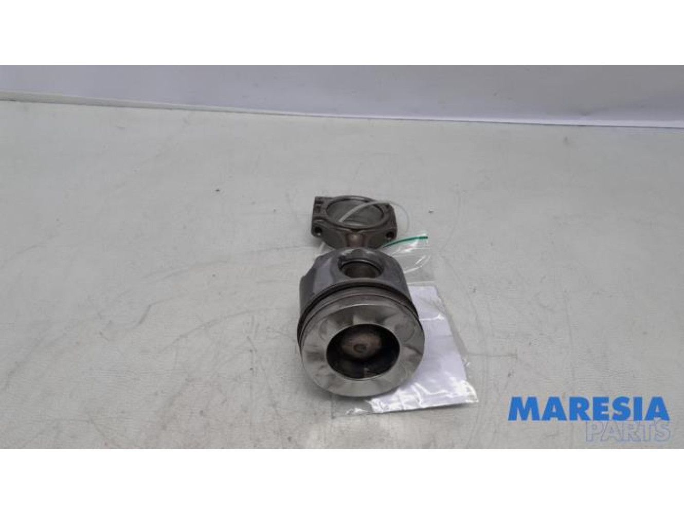 Opel - Vivaro - Connecting rod