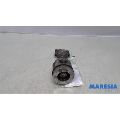 Opel - Vivaro - Pleuelstange