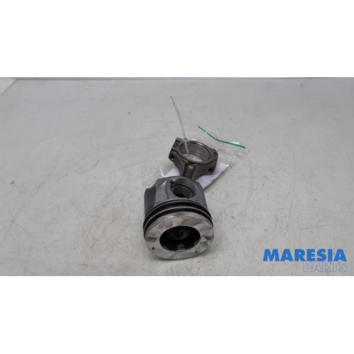 Opel - Vivaro - Pleuelstange