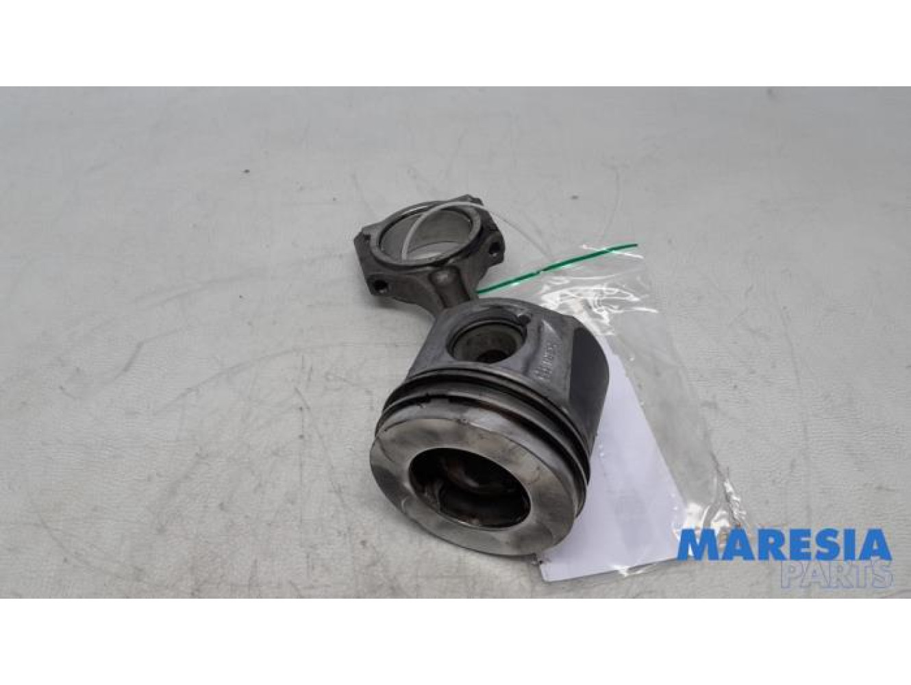 Opel - Vivaro - Connecting rod