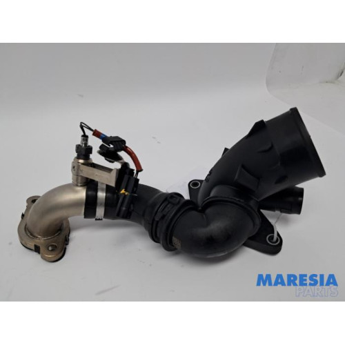 Renault - Trafic - EGR Buis