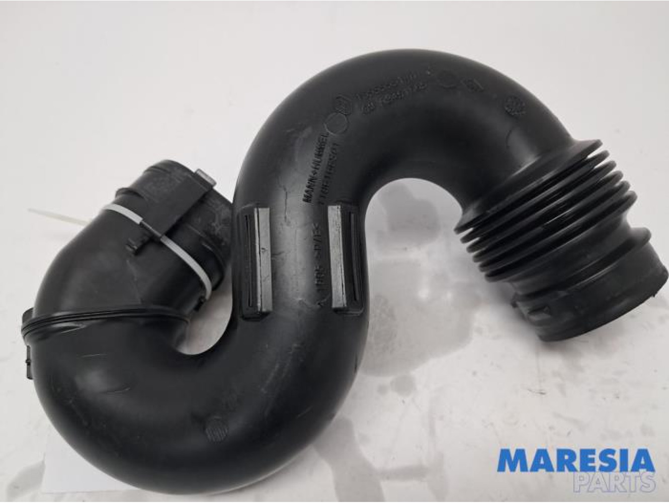 Renault - Trafic - Air intake hose
