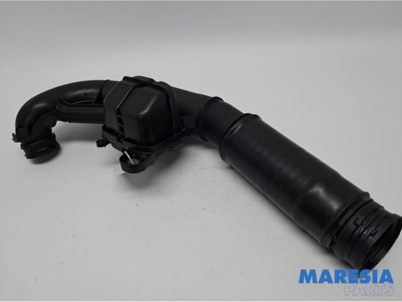 Renault - Trafic - Air intake hose