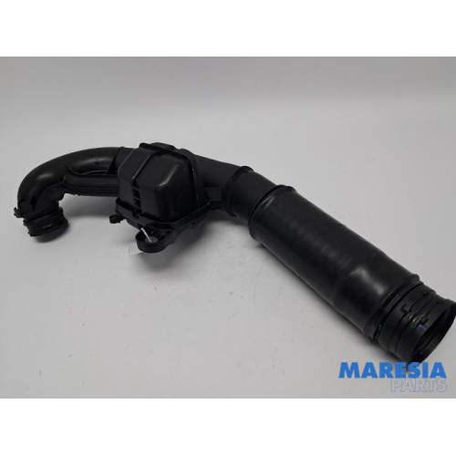 Renault - Trafic - Air intake hose