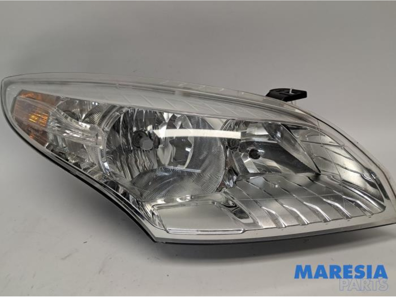 Renault - Megane - Phare droit