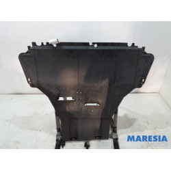 Renault - Megane - Engine protection panel