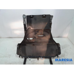 Renault - Megane - Engine protection panel