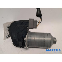 Renault - Trafic - Front wiper motor