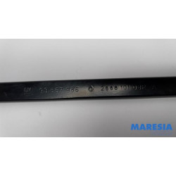 Renault - Trafic - Front wiper arm
