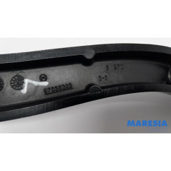 Renault - Trafic - Front wiper arm