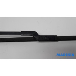 Renault - Trafic - Front wiper arm