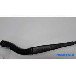 Renault - Trafic - Front wiper arm