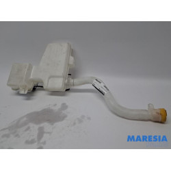 Renault - Trafic - Front windscreen washer reservoir