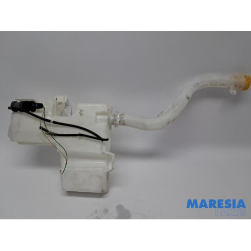 Renault - Trafic - Front windscreen washer reservoir