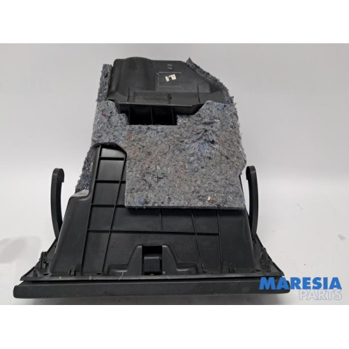 Opel - Movano - Glovebox