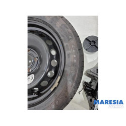 Renault - Megane - Krikset + reservewiel