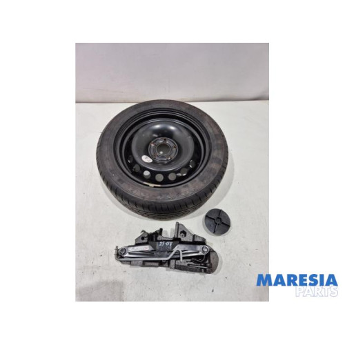 Renault - Megane - Krikset + reservewiel