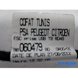 Peugeot - 308 - USB plug