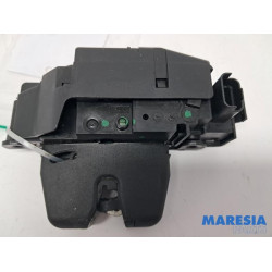 Peugeot - 308 - Tailgate lock mechanism