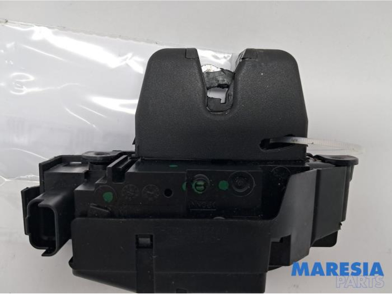 Peugeot - 308 - Tailgate lock mechanism