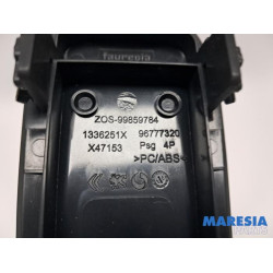 Peugeot - 308 - Electric window switch